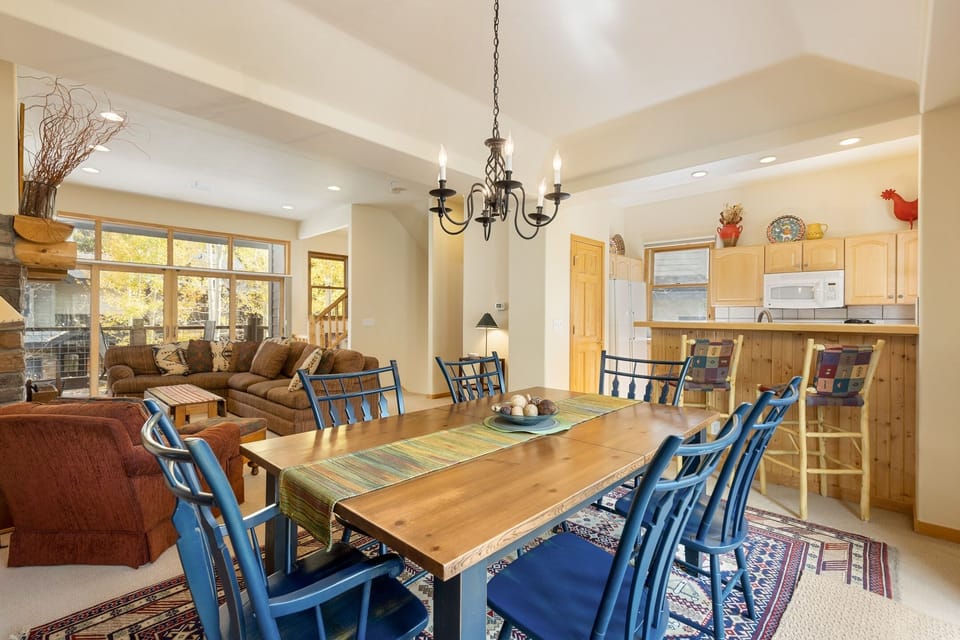 Townhome, 3 Bedrooms | Dining