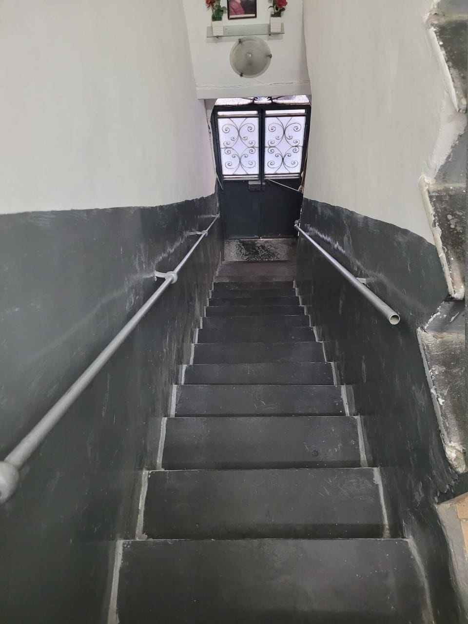 Handrails in stairways