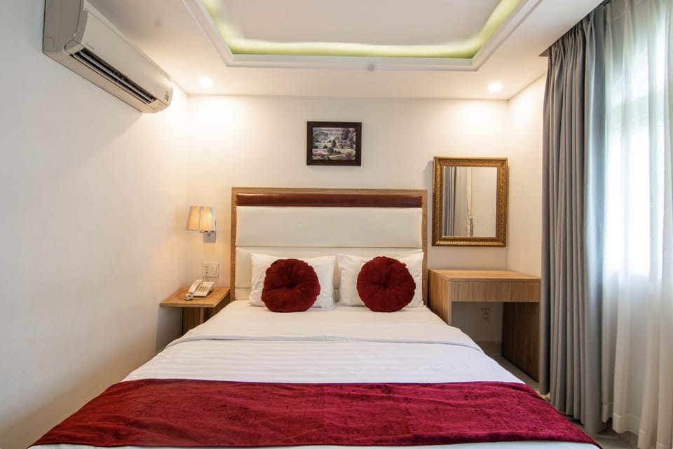 Deluxe Duplex | Desk, free WiFi