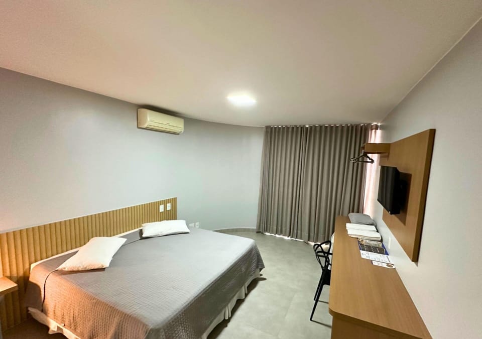 Casal | Minibar, desk, blackout drapes, free WiFi