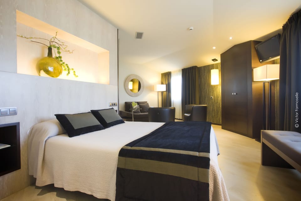 Suite | Minibar, in-room safe, desk, free cribs/infant beds