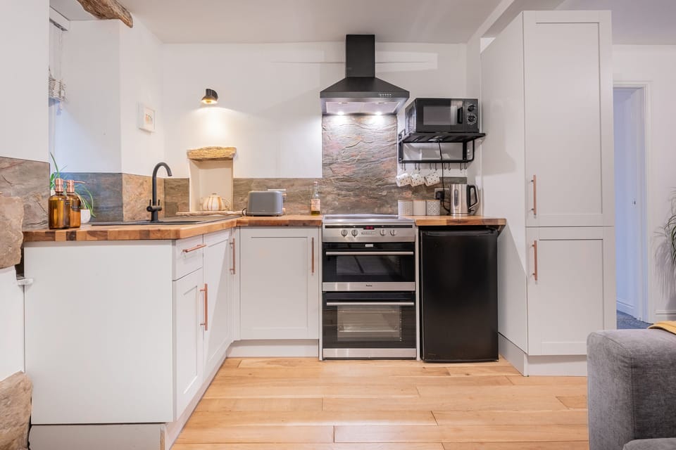 Fridge, dishwasher, electric kettle, toaster