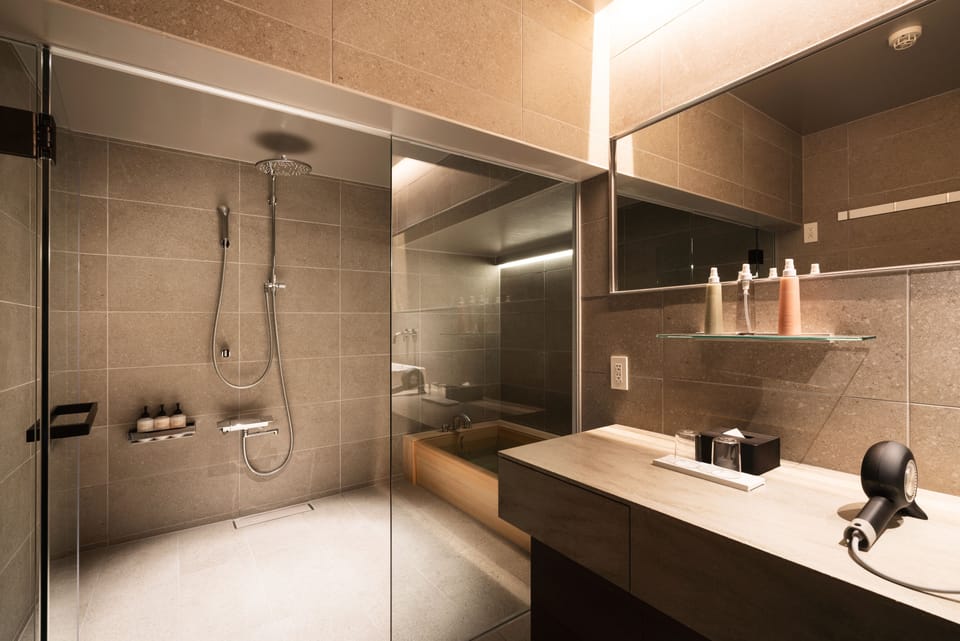 Luxury Double Room | Bathroom | Free toiletries, hair dryer, slippers, bidet