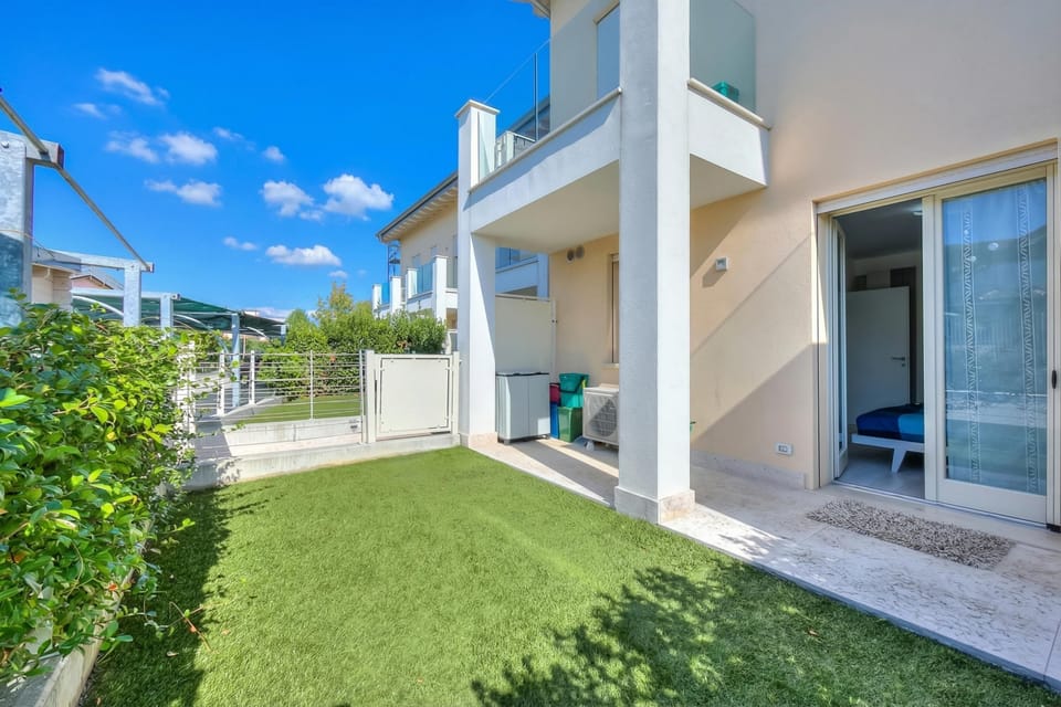 Family Apartment, 1 Bedroom, Microwave (Una Meta Tra Gli Ulivi - Pool and) | Property grounds