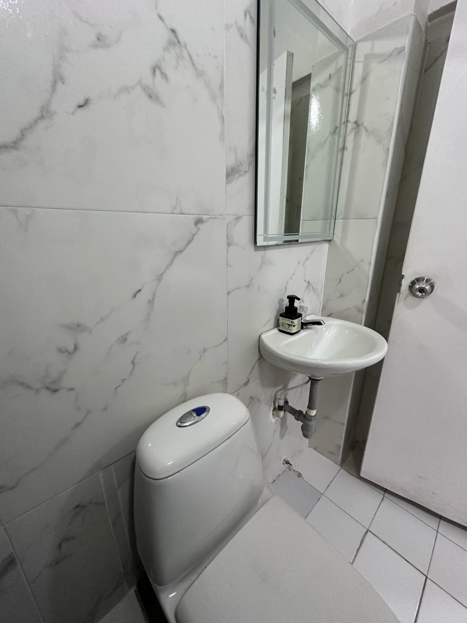 Rainfall showerhead, designer toiletries, bathrobes
