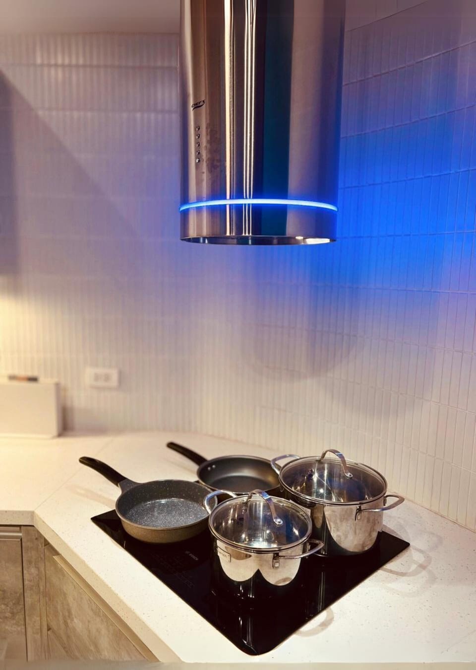 Mini-fridge, microwave, oven, stovetop