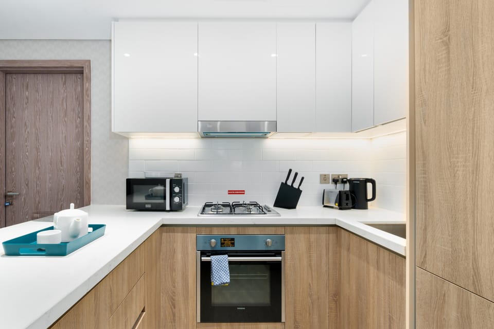 Romantic Apartment | Private kitchen | Fridge, microwave, oven, dishwasher
