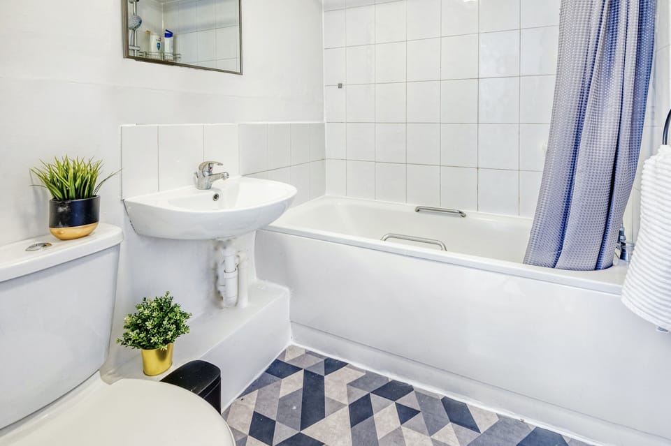 Imperial Wharf Apartment in London