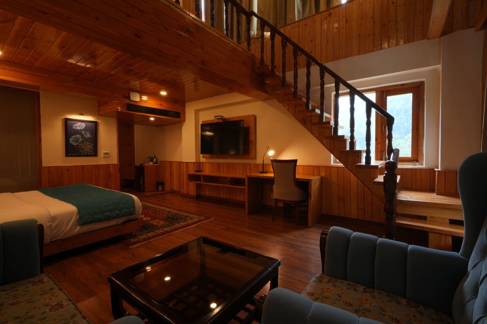 Family Quadruple Room, Bathtub, Mountain View | Individually furnished, laptop workspace, blackout drapes, soundproofing