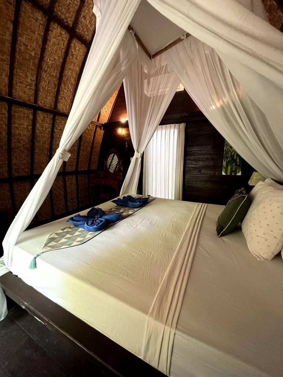 Bungalow 7 | WiFi (free), bed sheets