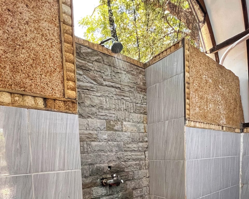 Bungalow 5 | Bathroom shower