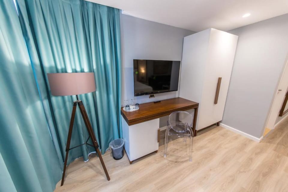 Executive Double Room, Sea View | Wardrobe