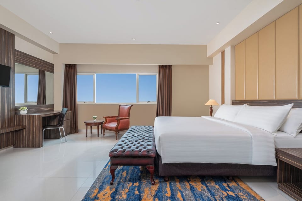 Aston Suite | Premium bedding, in-room safe, desk, free WiFi