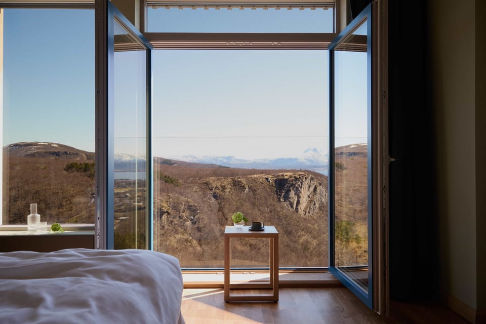 Suite, 2 Bedrooms (Keiservarden) | Minibar, free WiFi, bed sheets