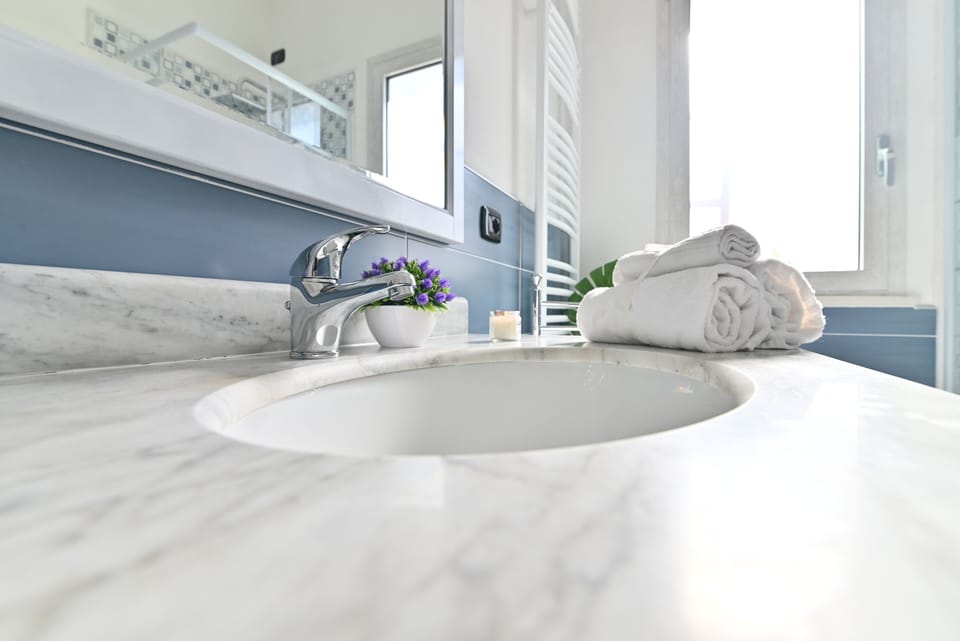 Standard Room | Bathroom | Shower, hydromassage showerhead, hair dryer, bidet