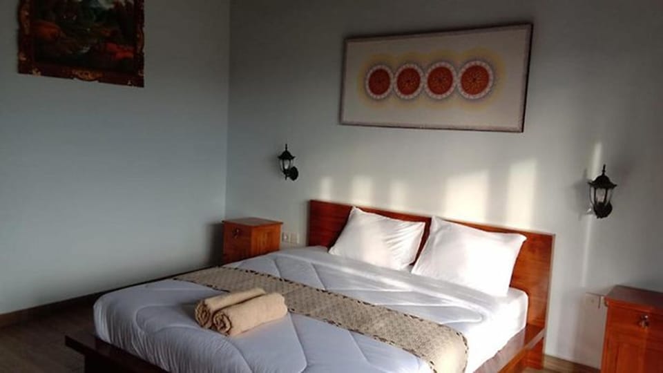 Deluxe Double Room | Select Comfort beds, desk, rollaway beds, free WiFi