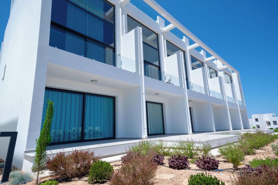 Apartment, 2 Bedrooms, Balcony, Garden View | Front of property