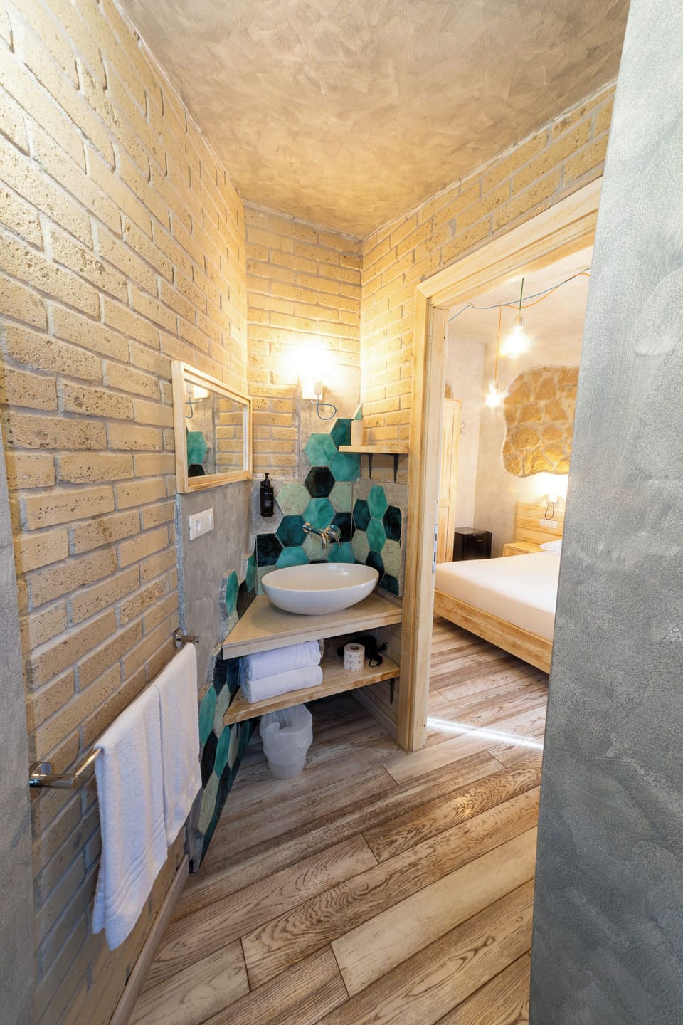 Deluxe Room | Bathroom