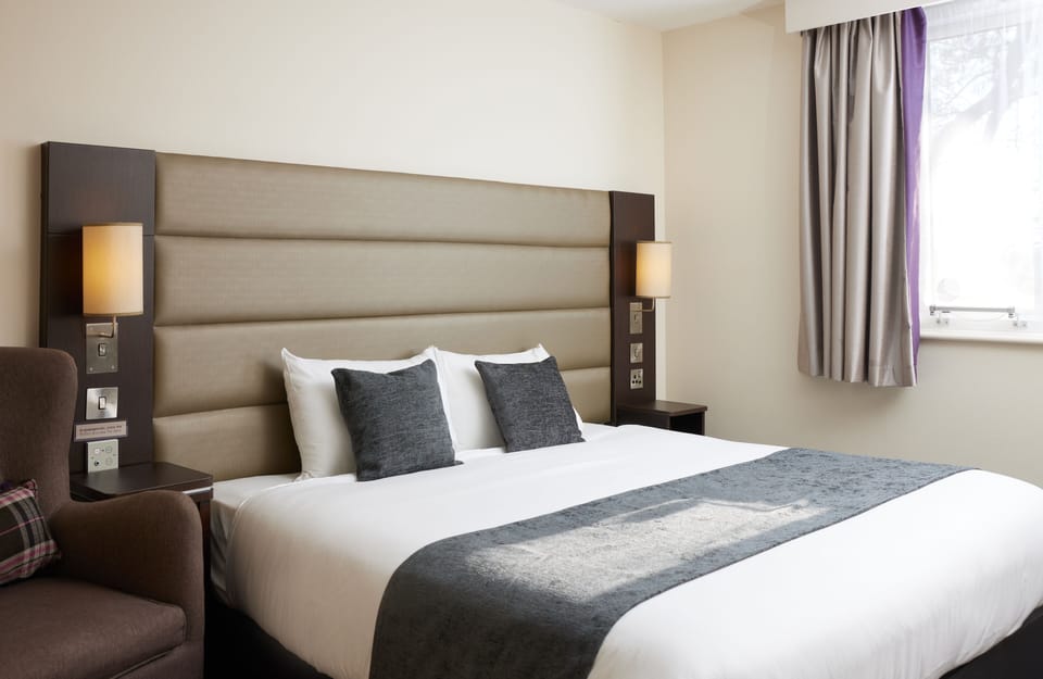 Accessible Double Room | Desk, free WiFi, bed sheets