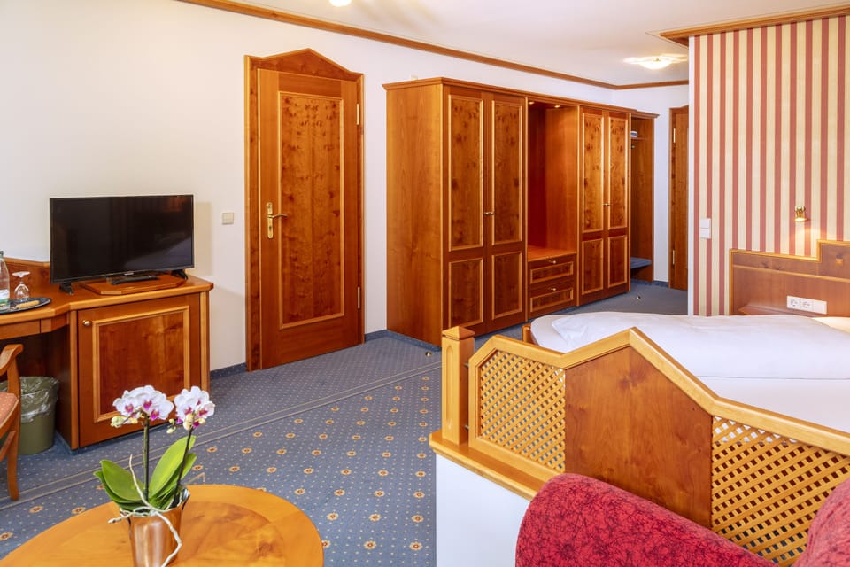 Comfort Single Room | In-room safe, desk, laptop workspace, iron/ironing board