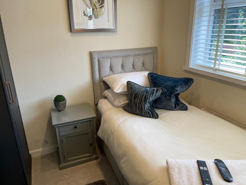 Cottage | 2 bedrooms, desk, soundproofing, iron/ironing board