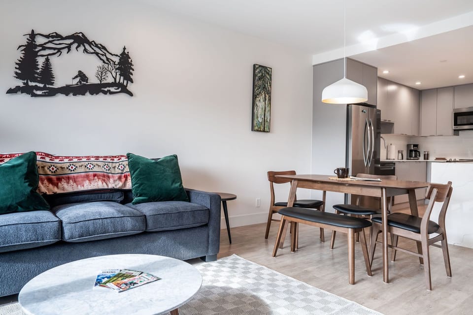 Luxury Condo | Living area