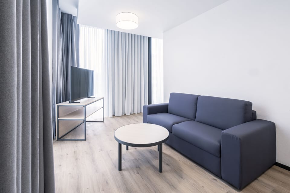 Suite | 1 bedroom, premium bedding, minibar, in-room safe