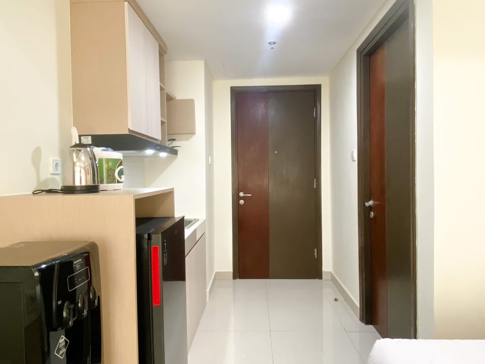 Studio | Private kitchen | Full-size fridge, stovetop