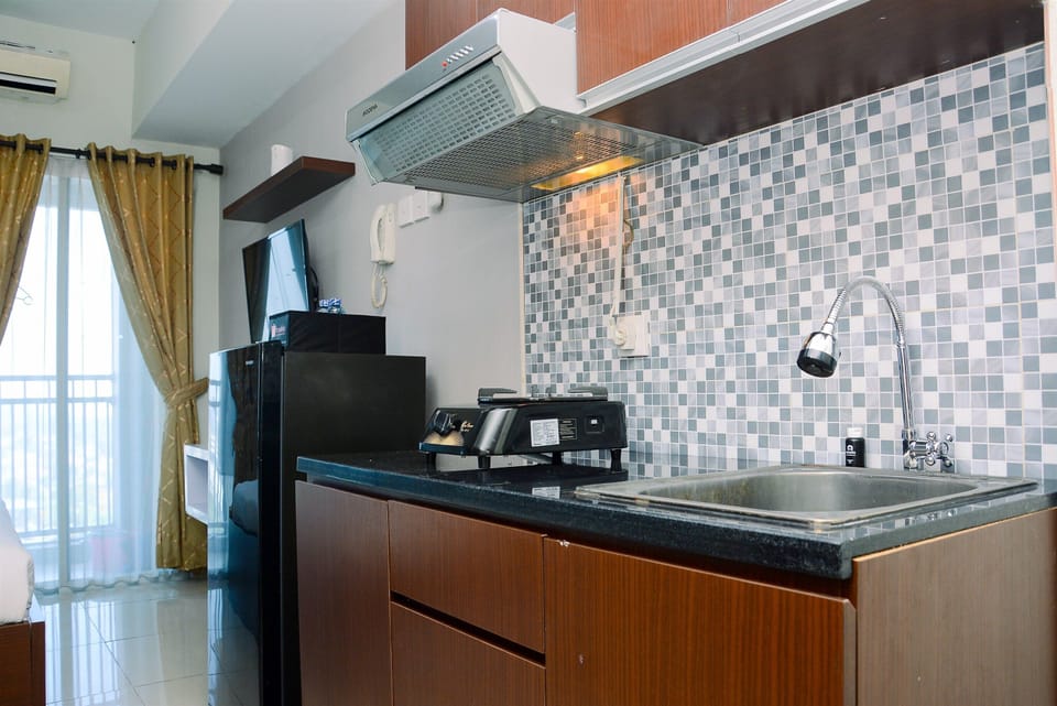 Studio | Private kitchen | Full-size fridge, stovetop