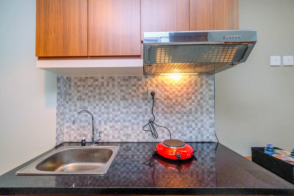 Studio | Private kitchen | Full-size fridge, stovetop