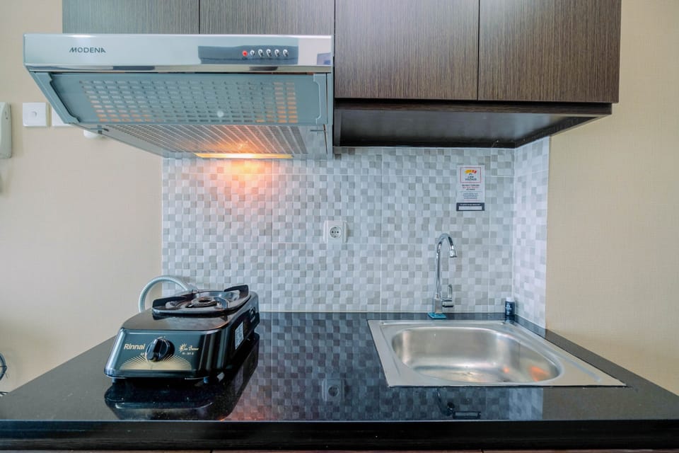 Studio | Private kitchen | Full-size fridge, stovetop