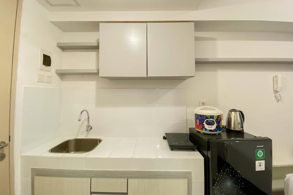 Studio | Private kitchen | Full-size fridge, stovetop