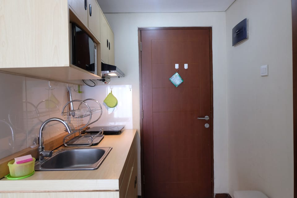 Apartment | Private kitchen | Full-size fridge, stovetop