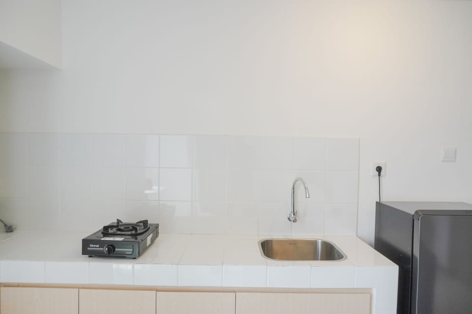 Apartment | Private kitchen | Full-size fridge, stovetop