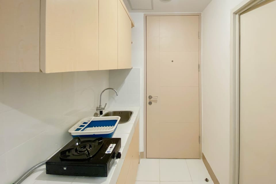 Studio | Private kitchen | Full-size fridge, stovetop
