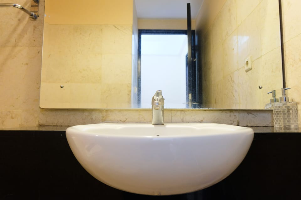 Apartment | Bathroom | Shower, free toiletries, towels