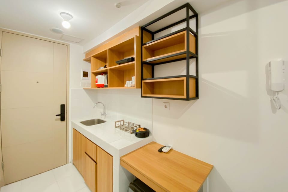 Studio | Private kitchen | Full-size fridge, stovetop