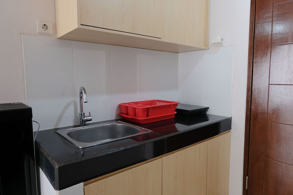 Apartment | Private kitchen | Full-size fridge, stovetop