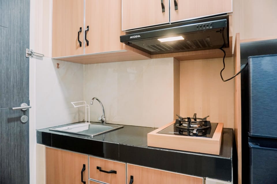 Studio | Private kitchen | Full-size fridge, stovetop