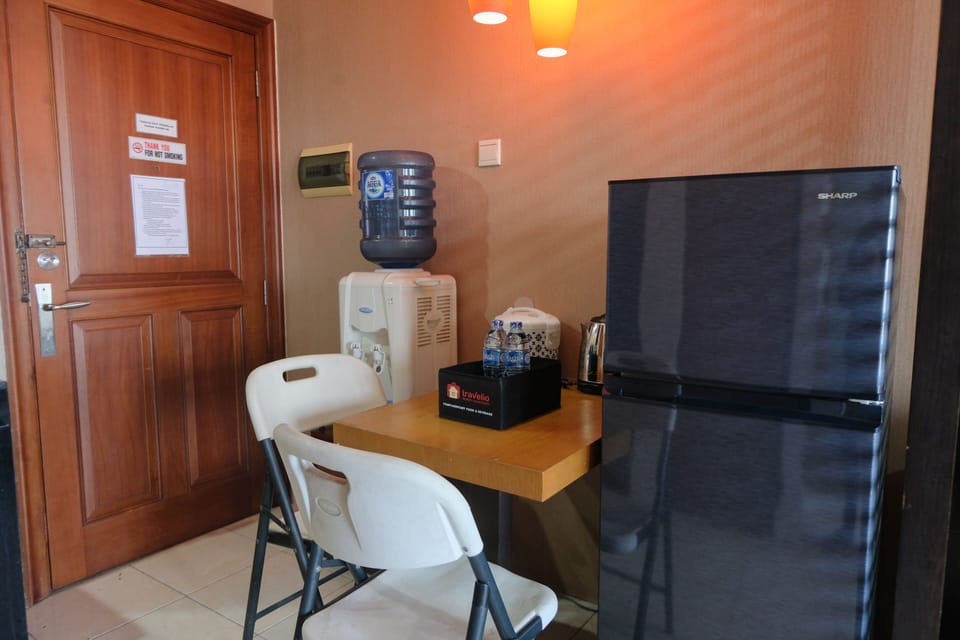 Studio | Private kitchen | Full-size fridge, stovetop