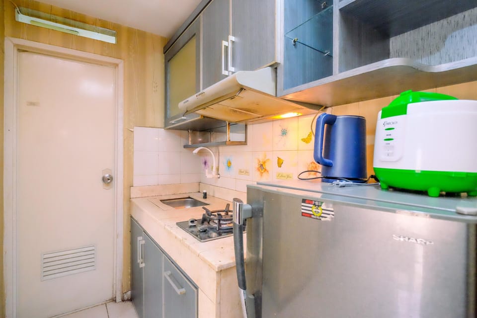 Apartment | Private kitchen | Full-size fridge, stovetop