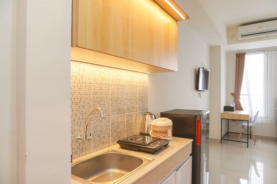 Studio | Private kitchen | Full-size fridge, stovetop