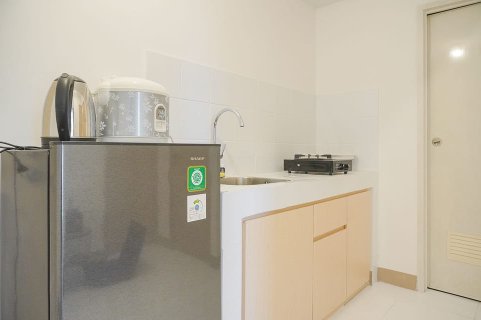 Apartment | Private kitchen | Full-size fridge, stovetop