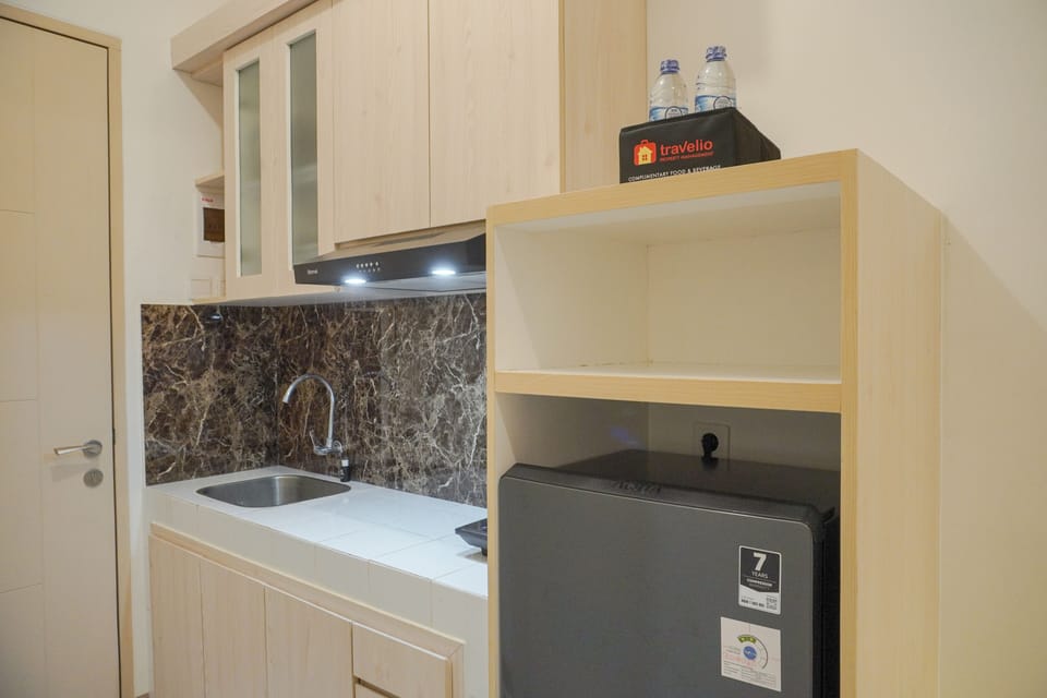 Studio | Private kitchen | Full-size fridge, stovetop