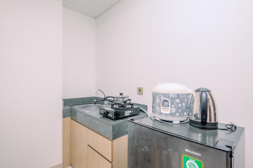 Apartment | Private kitchen | Full-size fridge, stovetop