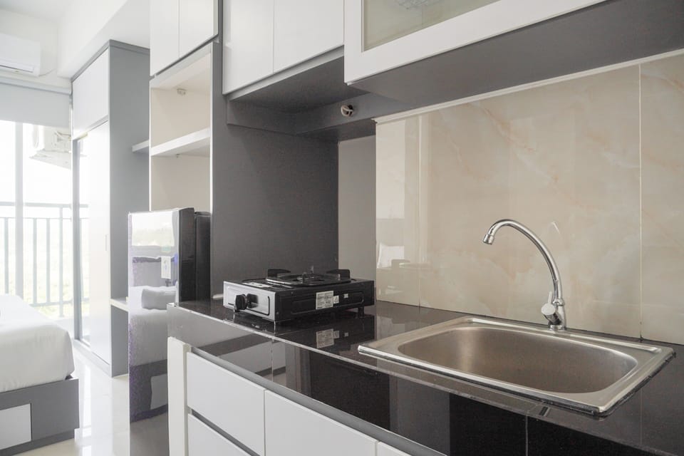 Studio | Private kitchen | Full-size fridge, stovetop