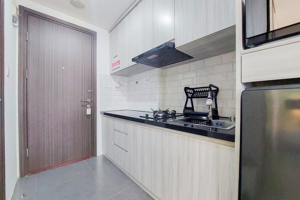 Studio | Private kitchen | Full-size fridge, stovetop