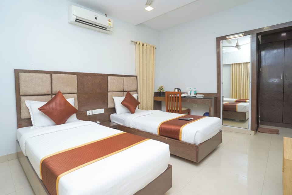 Deluxe Twin Room | Premium bedding, down comforters, memory foam beds, desk