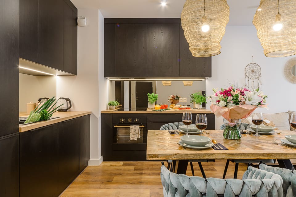 Business Condo | Private kitchen | Fridge, microwave, oven, stovetop