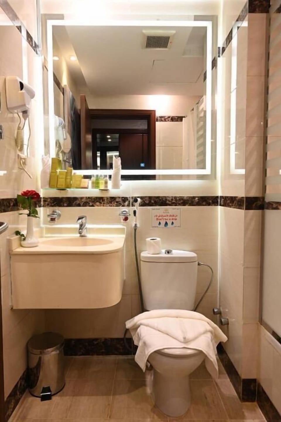 Free toiletries, bidet